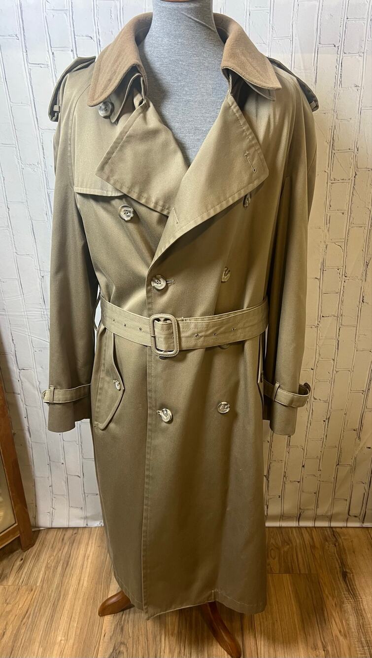Vintage London Towne Men’s 40R Trench Coat Khaki Belted Plaid Liner